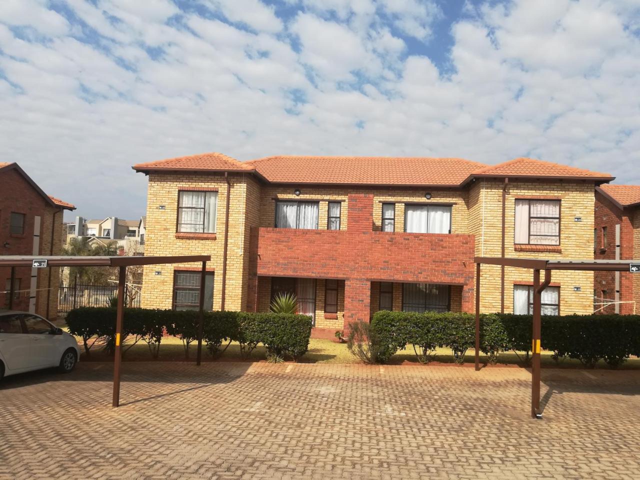 Clivia Crescent Apartamento Krugersdorp Exterior foto