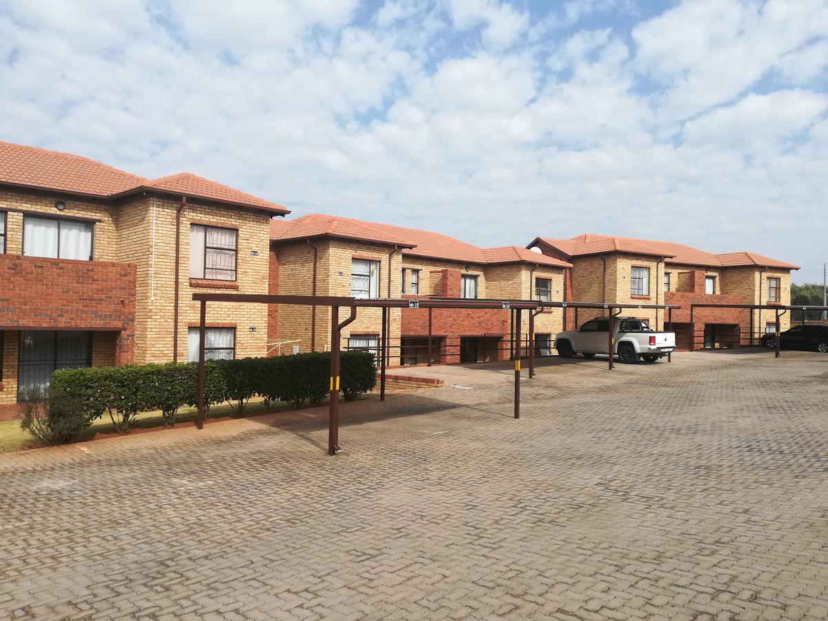 Clivia Crescent Apartamento Krugersdorp Exterior foto