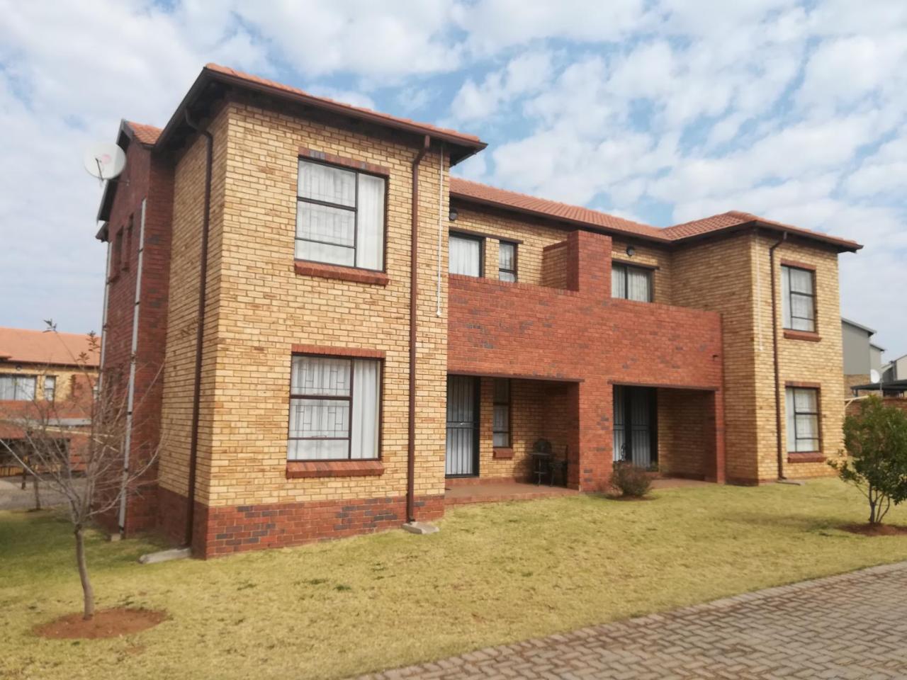 Clivia Crescent Apartamento Krugersdorp Exterior foto