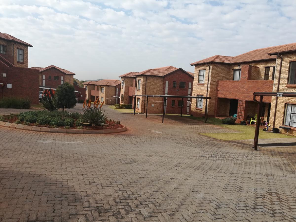 Clivia Crescent Apartamento Krugersdorp Exterior foto